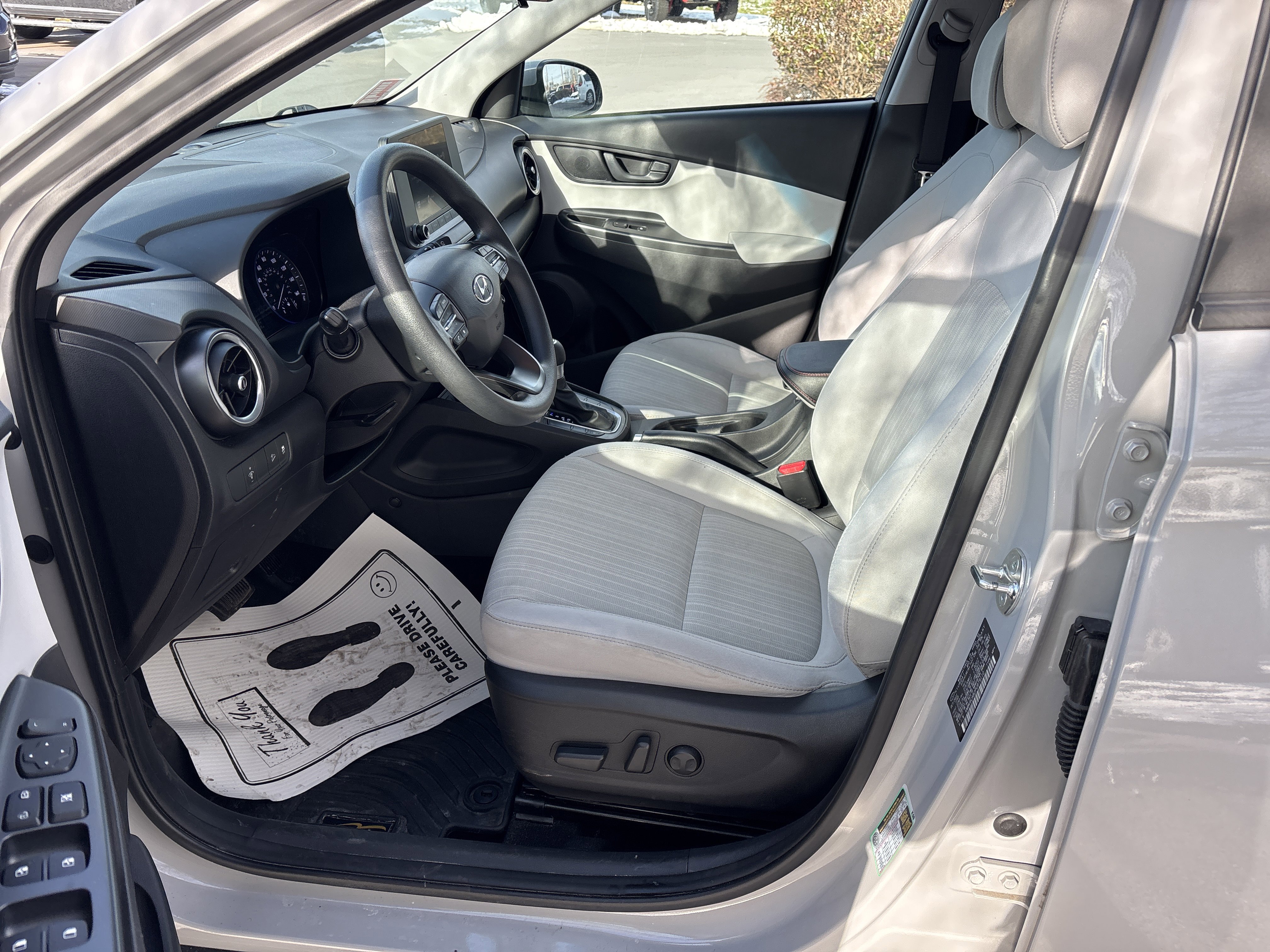 Used 2023 Hyundai Kona SEL image 12