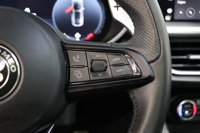 Used 2024 Alfa Romeo Stelvio Veloce AWD/4WD image 21