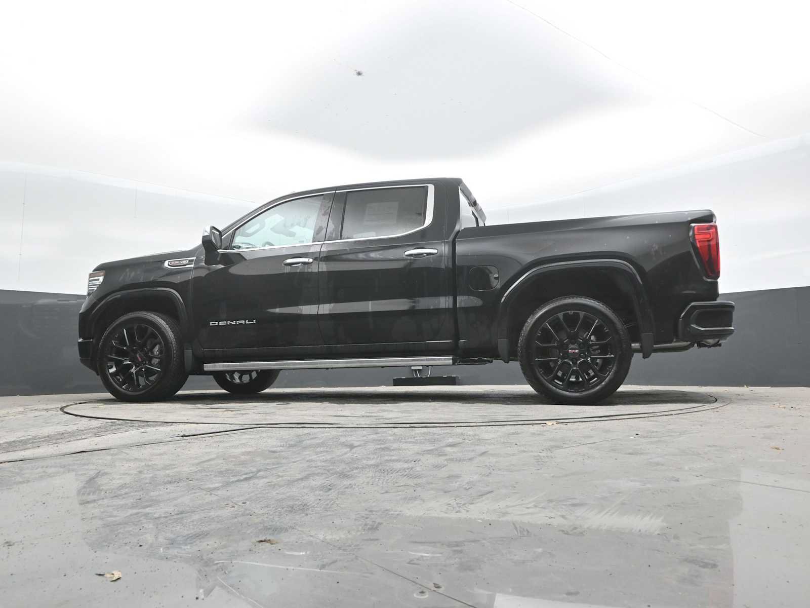 New 2024 GMC Sierra 1500 Denali w/ Technology Package AWD/4WD image 39