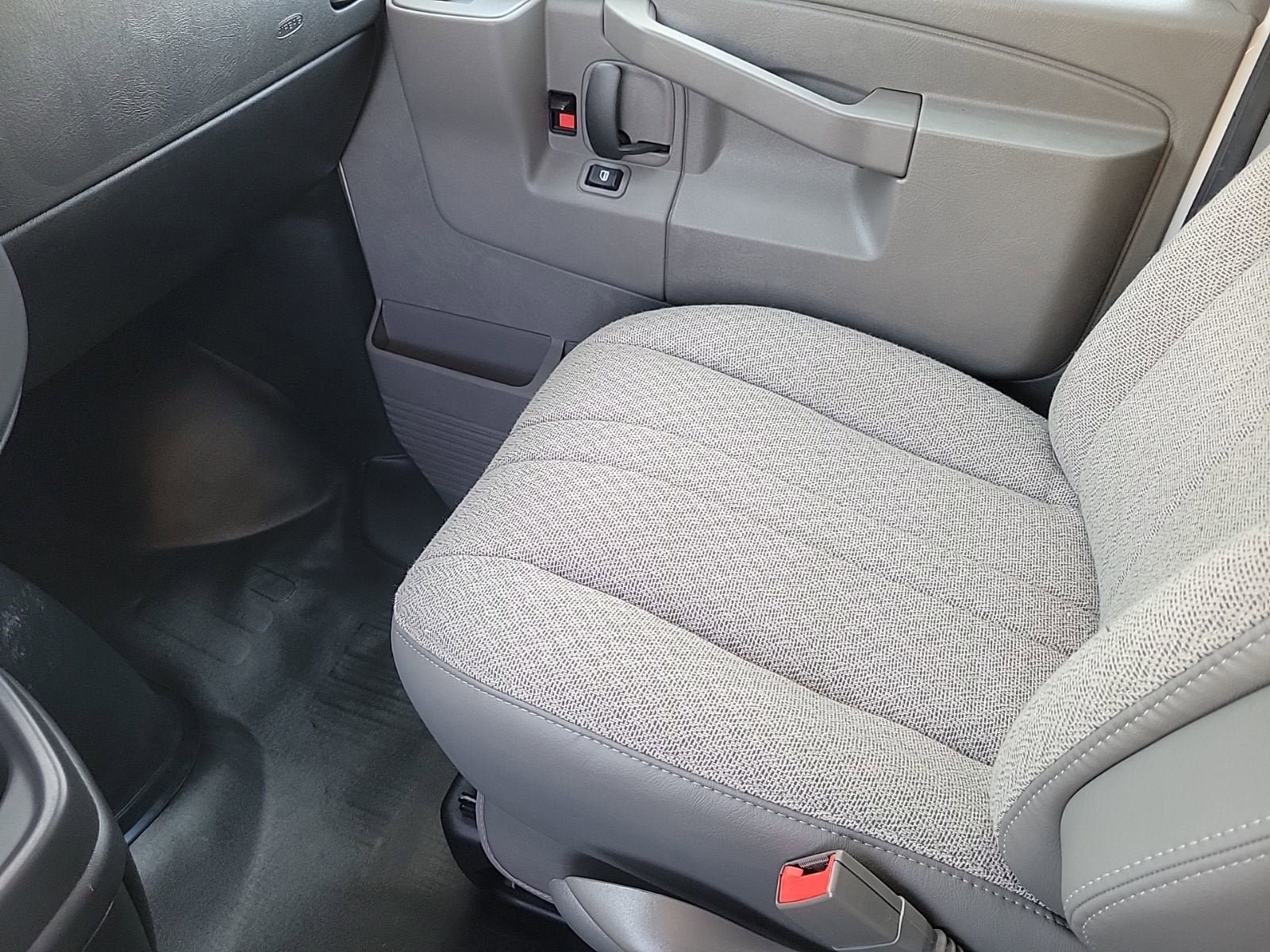 New 2025 GMC Savana 3500 w/ Power Convenience Package RWD image 17