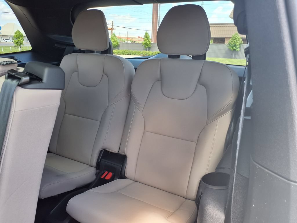 New 2026 Volvo XC90 T8 Plus w/ Protection Package Premier AWD/4WD image 18
