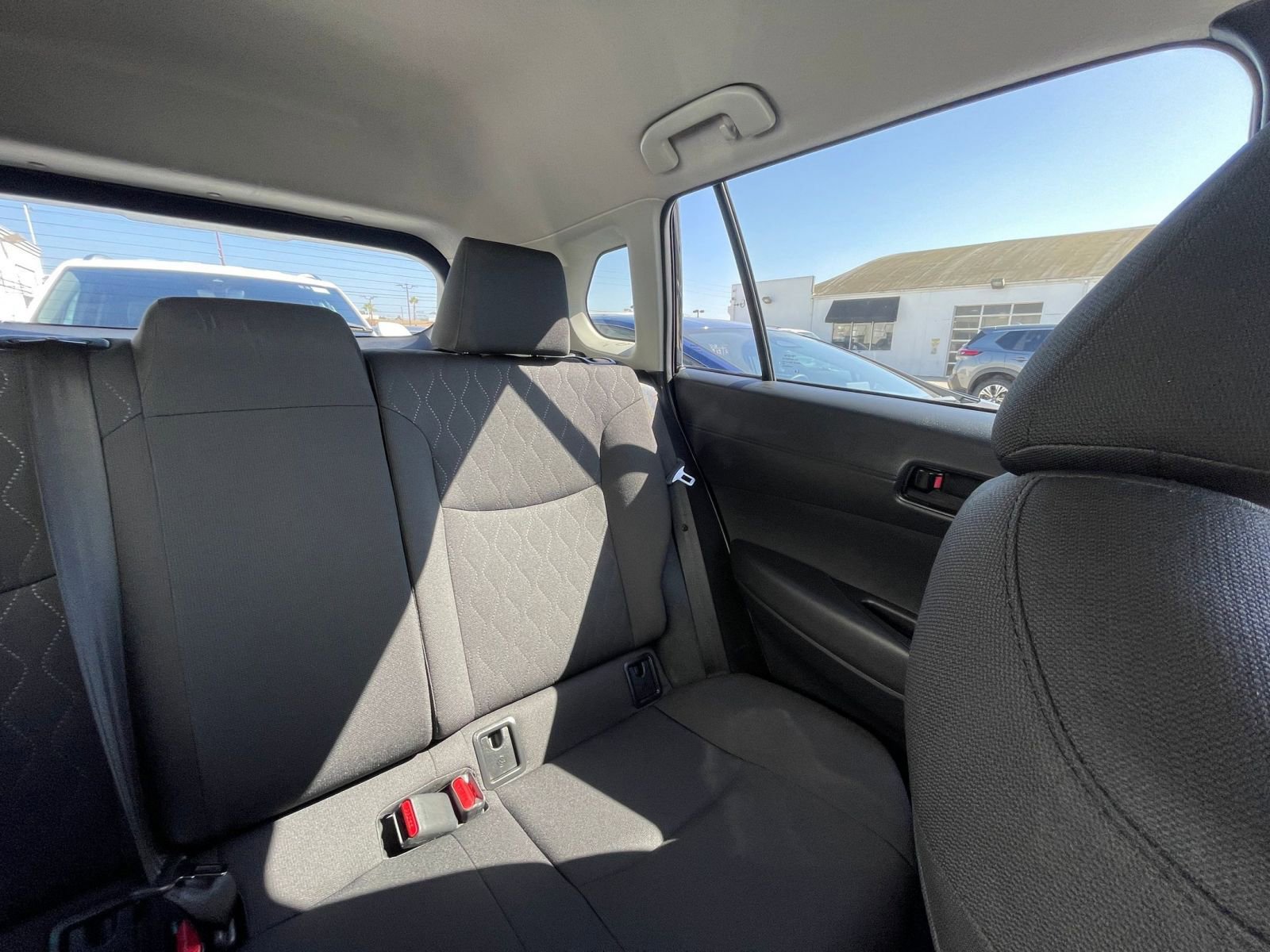 Used 2025 Toyota Corolla Cross LE image 37