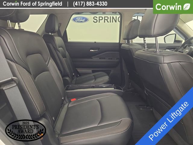 Used 2024 Nissan Pathfinder SL w/ SL Premium Package AWD/4WD image 13