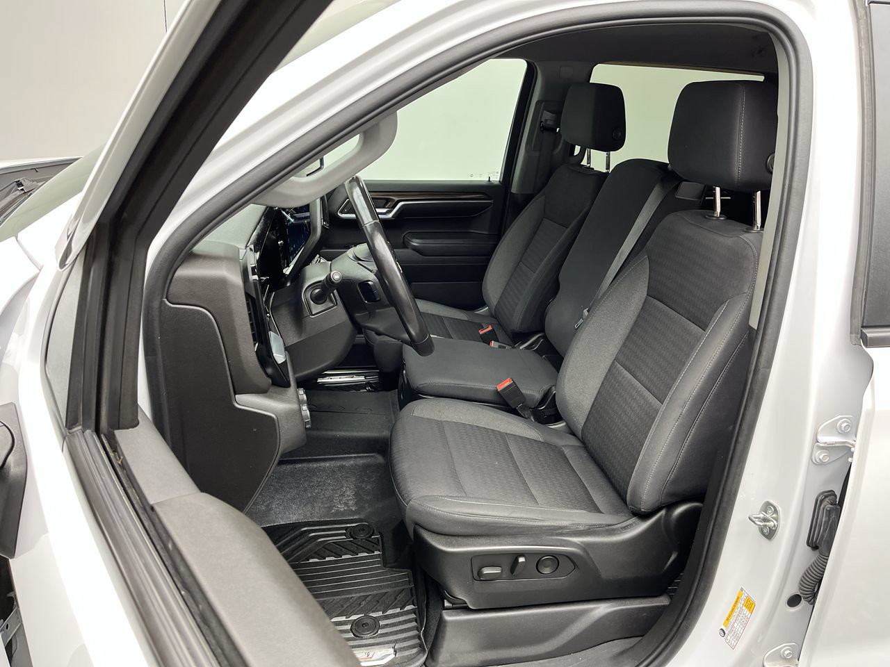 Certified 2022 Chevrolet Silverado 1500 LT AWD/4WD image 9