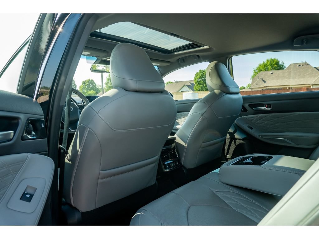Used 2022 Toyota Avalon Limited w/ Advanced Safety Package FWD image 13