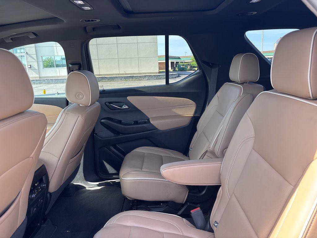 Used 2023 Chevrolet Traverse Premier AWD/4WD image 40