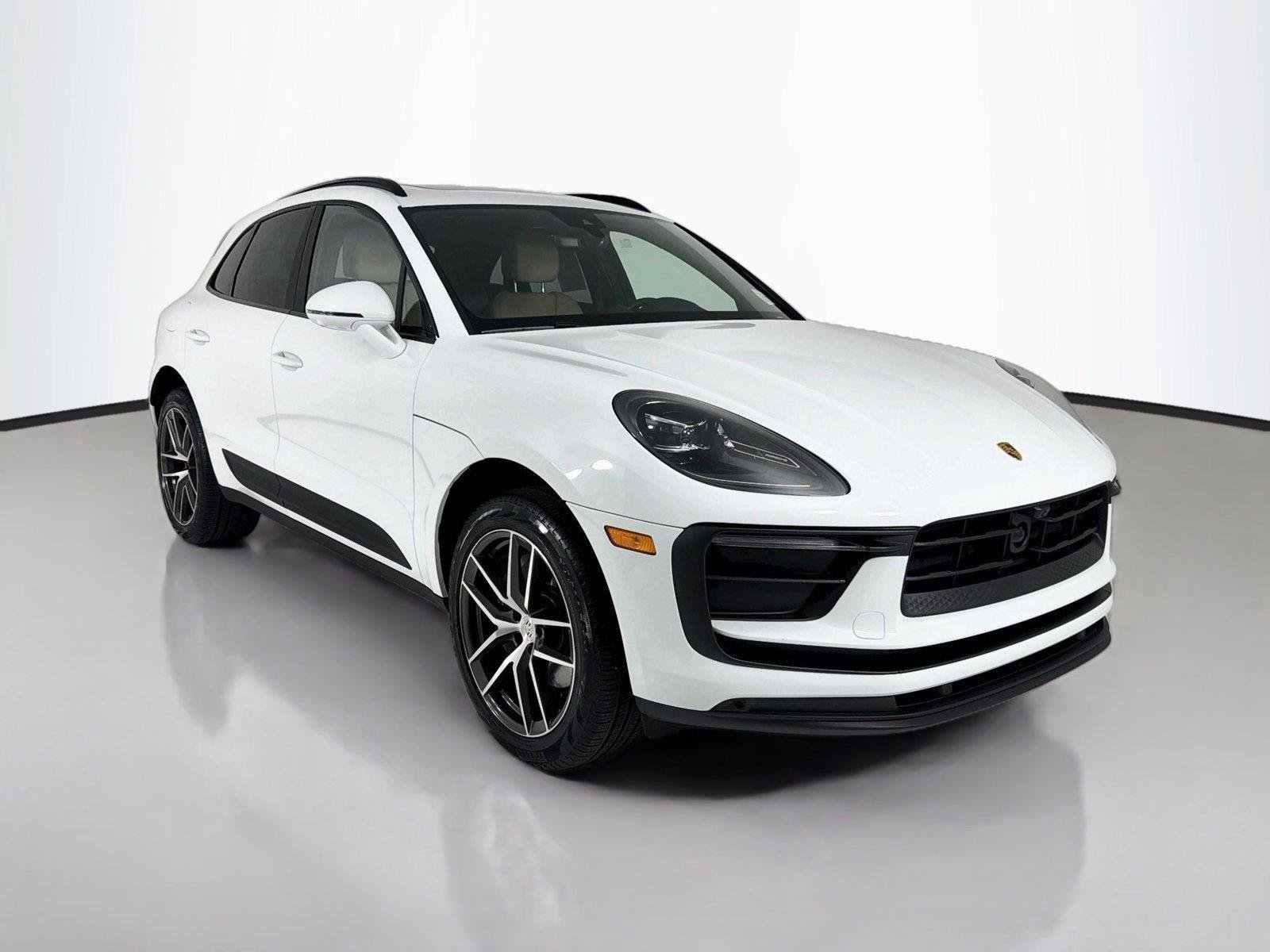 Certified 2026 Porsche Macan Turbo AWD/4WD image 32