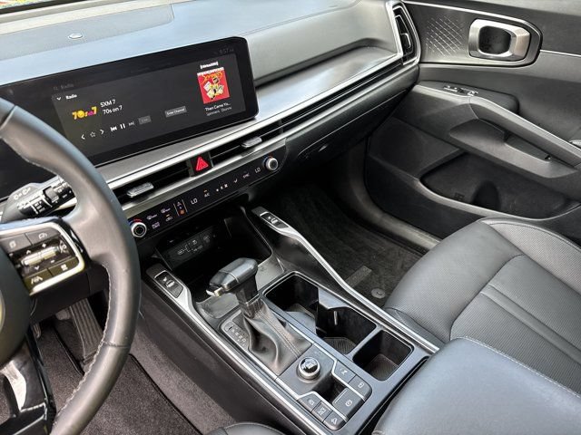 Used 2024 Kia Sorento S w/ Panoramic Sunroof Package FWD image 27