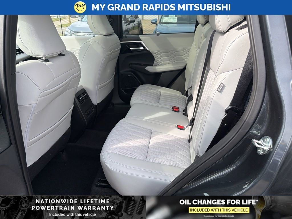 New 2026 Mitsubishi Outlander SEL image 24