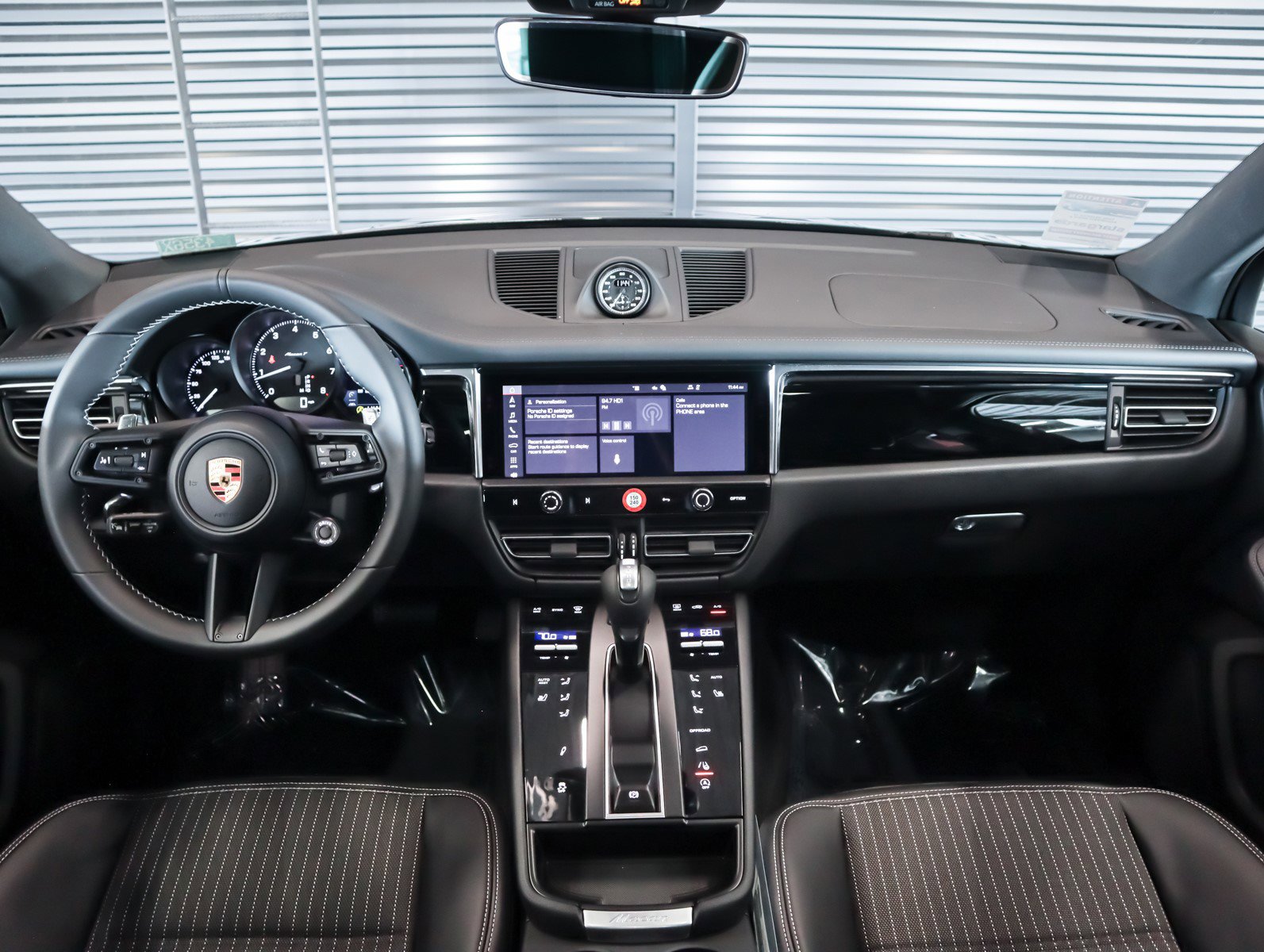 New 2026 Porsche Macan Turbo image 15