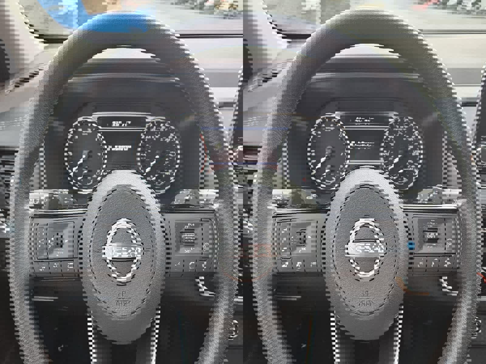 Used 2023 Nissan Rogue SV image 11