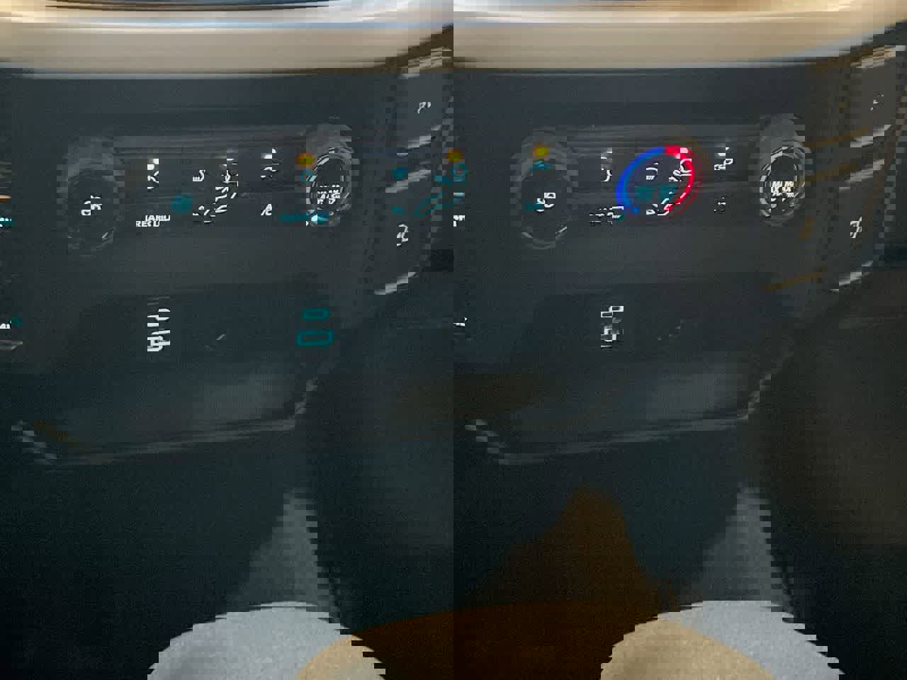 Used 2022 Ford F150 XLT w/ Trailer Tow Package image 19