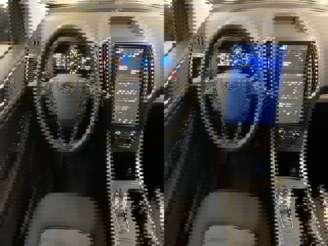 New 2024 Ford Edge SE image 10