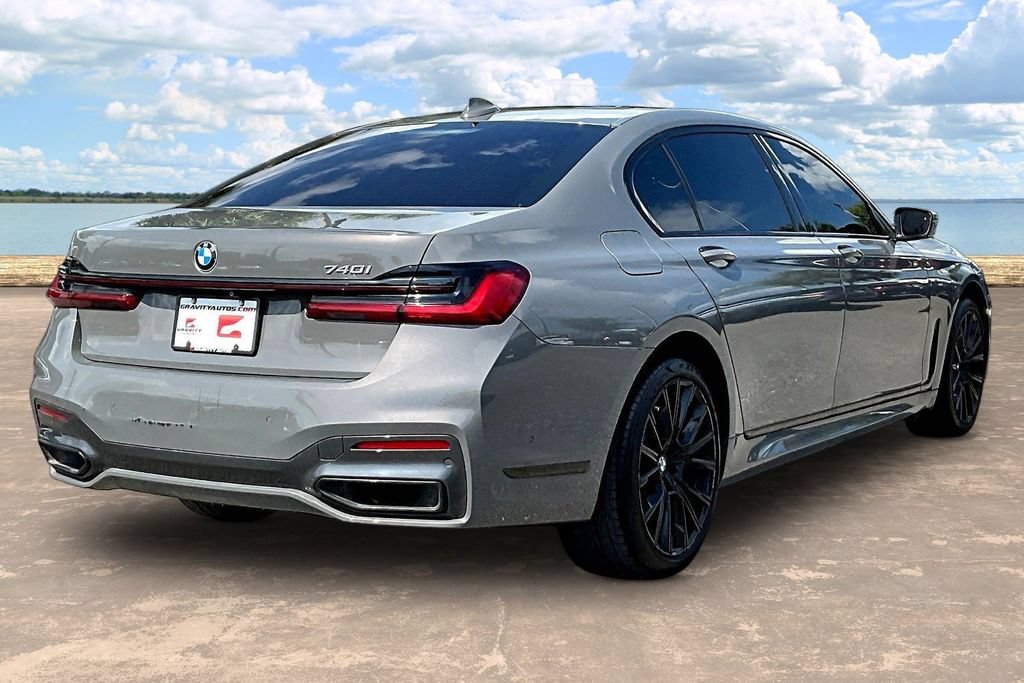 Used 2020 BMW 740i w/ M Sport Package RWD image 4