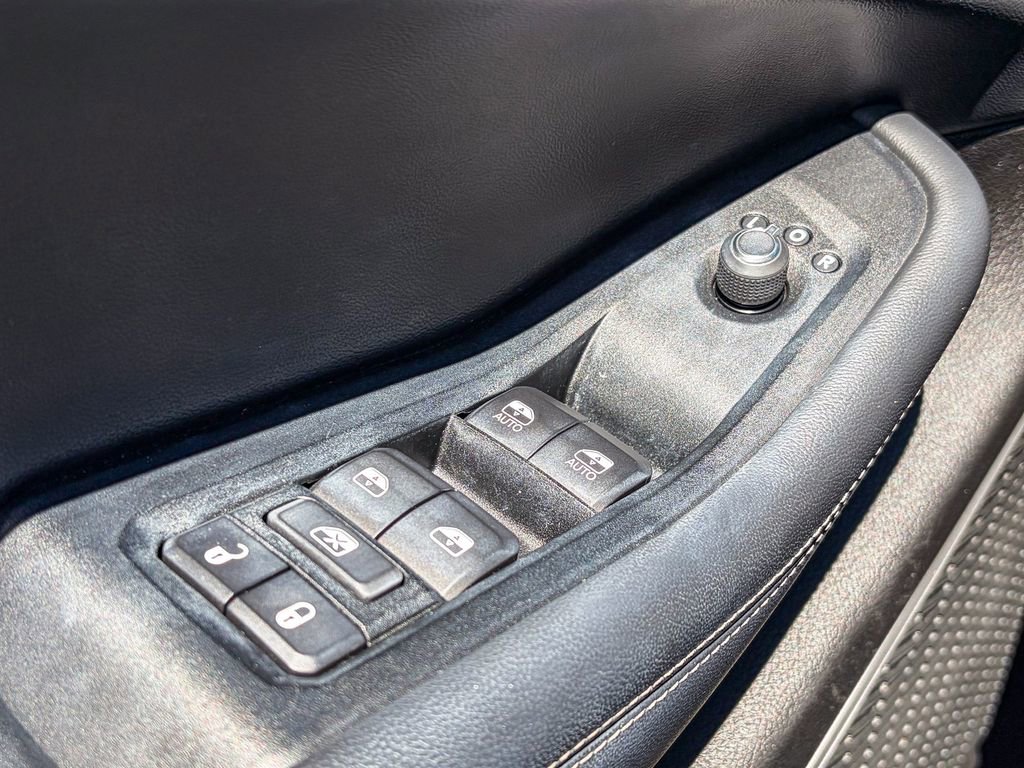 Used 2021 Jeep Grand Cherokee L Laredo w/ Luxury Tech Group I RWD image 41