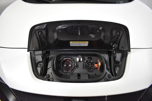 Certified 2025 Nissan Leaf SV Plus image 34