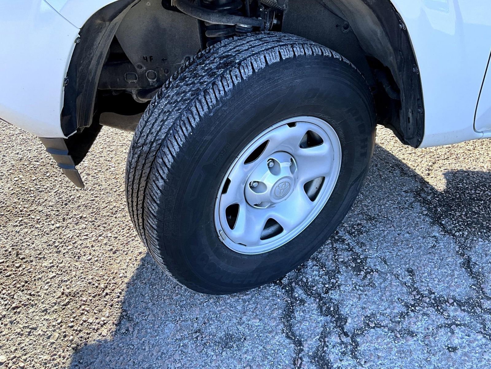 Used 2023 Toyota Tacoma SR AWD/4WD image 23