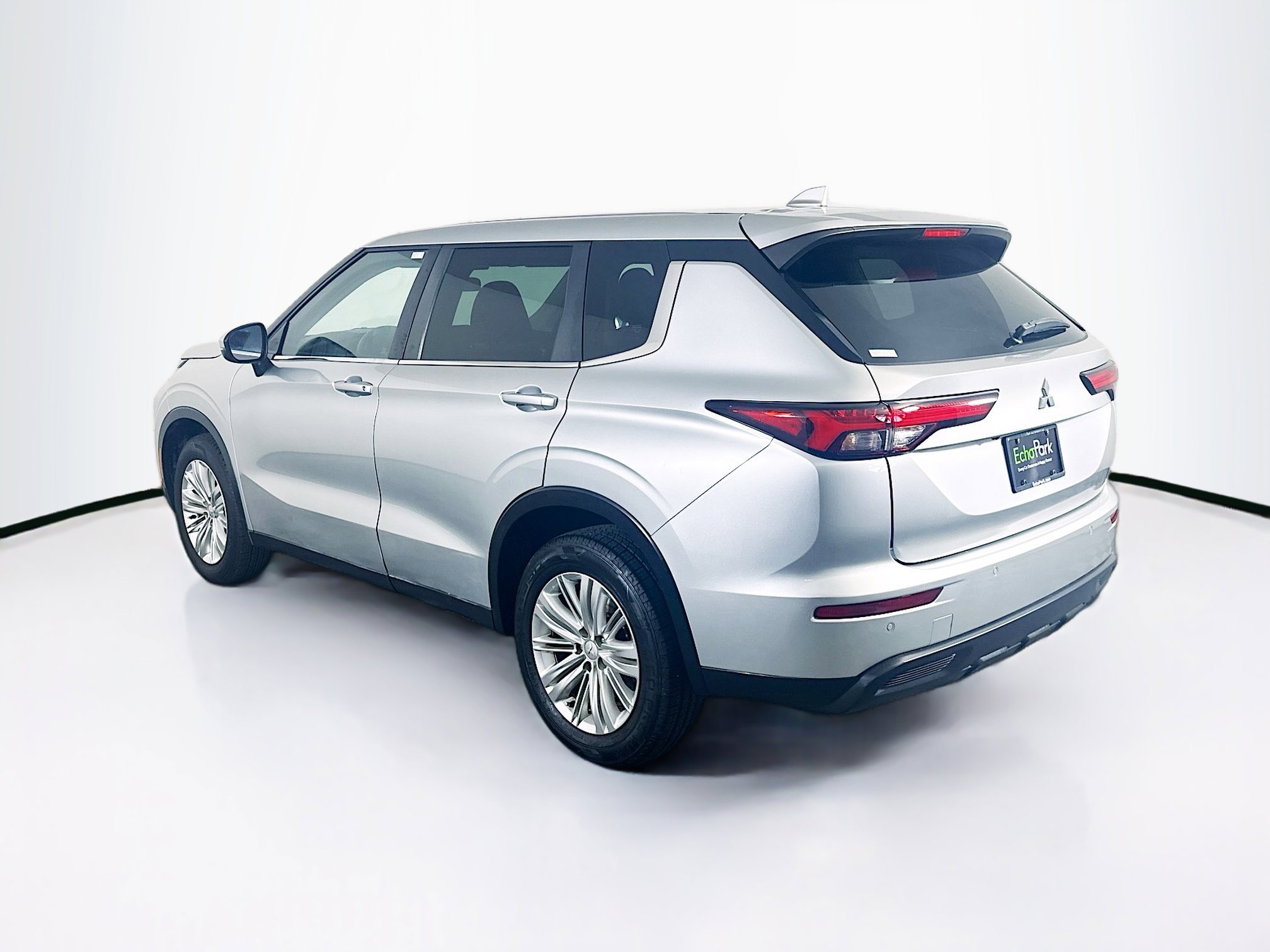 Used 2022 Mitsubishi Outlander ES FWD image 5