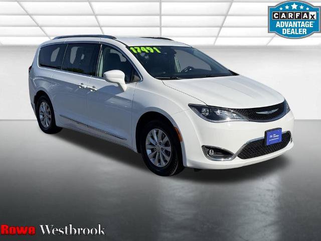 Used 2018 Chrysler Pacifica Touring-L FWD image 1