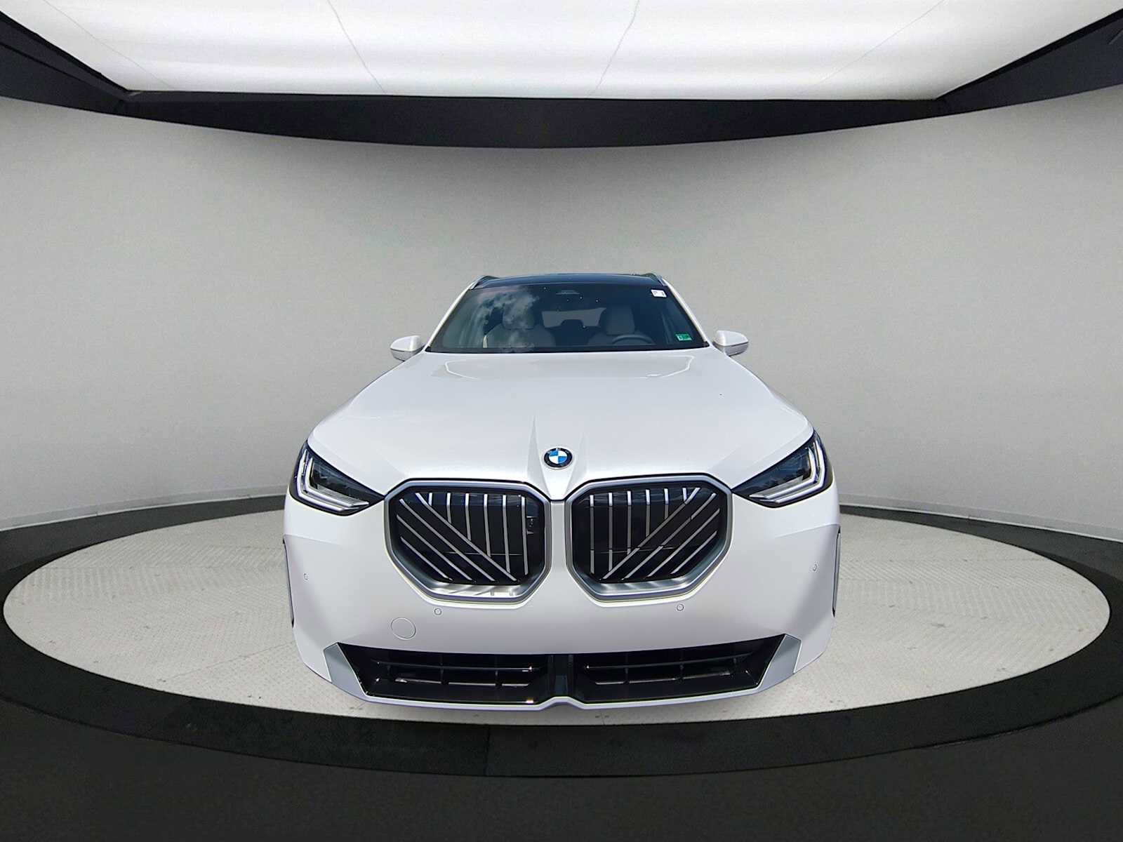 Used 2025 BMW X3 xDrive30i w/ Premium Package AWD/4WD image 3