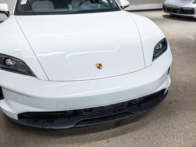New 2025 Porsche Taycan image 6