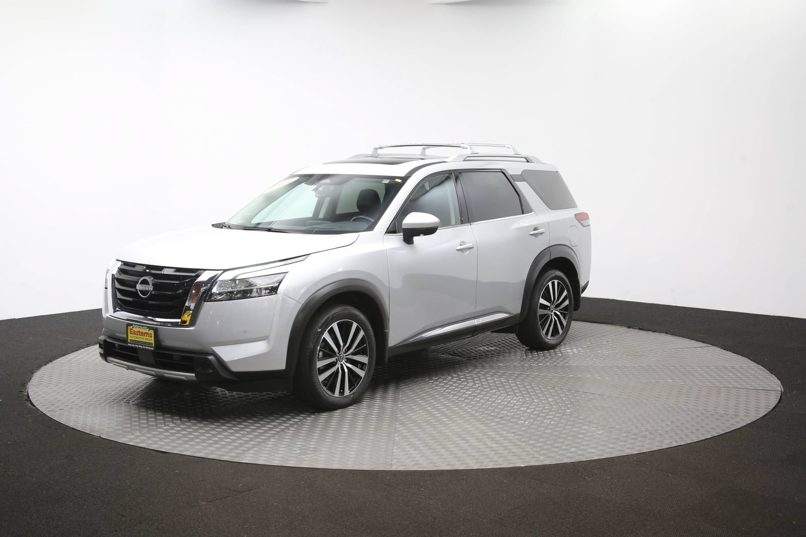 Used 2023 Nissan Pathfinder Platinum AWD/4WD image 53
