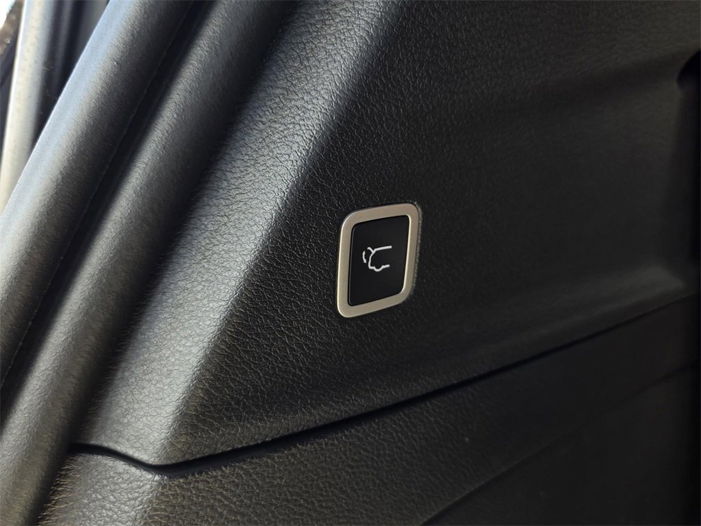 New 2026 Chrysler Pacifica Pinnacle w/ Trailer Tow Group image 11