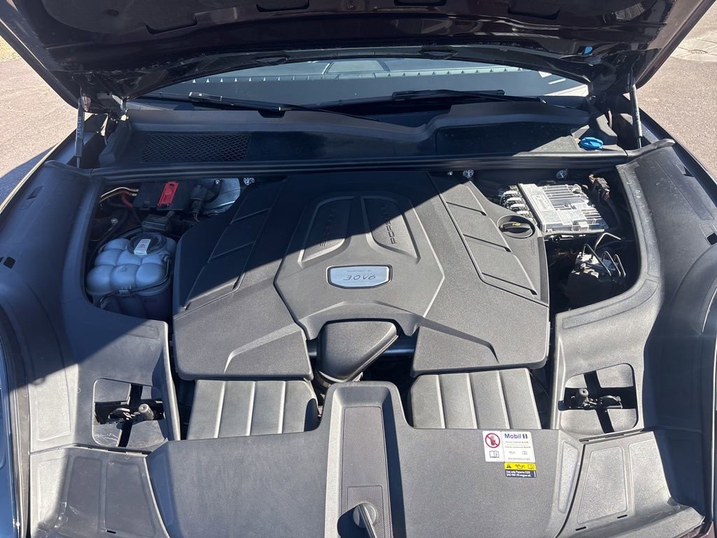 Used 2023 Porsche Cayenne image 30