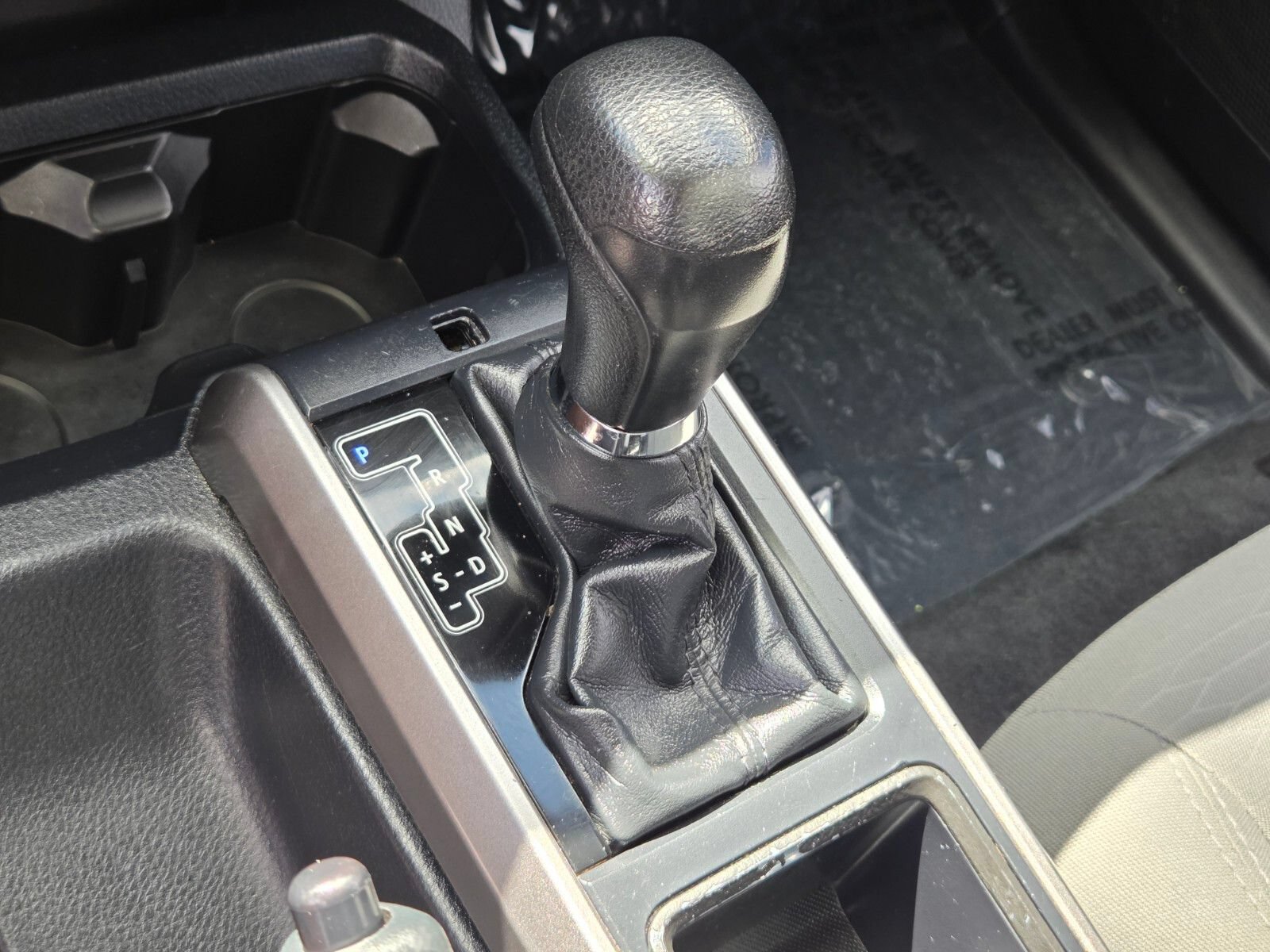 Used 2018 Toyota Tacoma SR5 RWD image 23