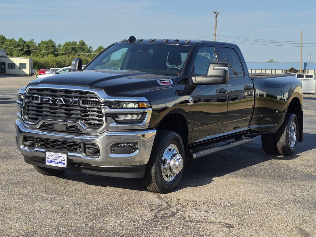 New 2027 RAM 3500 Tradesman AWD/4WD video 3