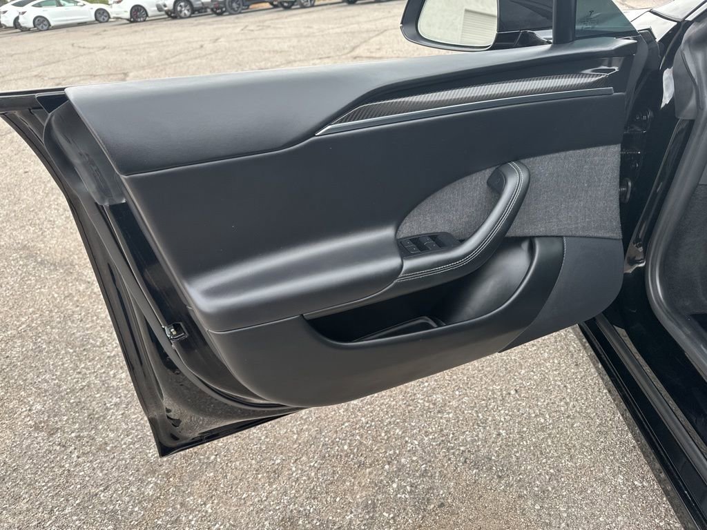 Used 2021 Tesla Model S Plaid image 17