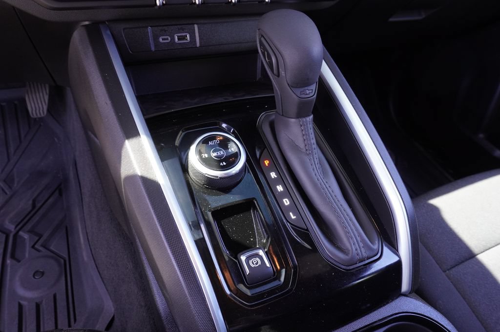 Used 2025 Chevrolet Colorado Trail Boss AWD/4WD image 19