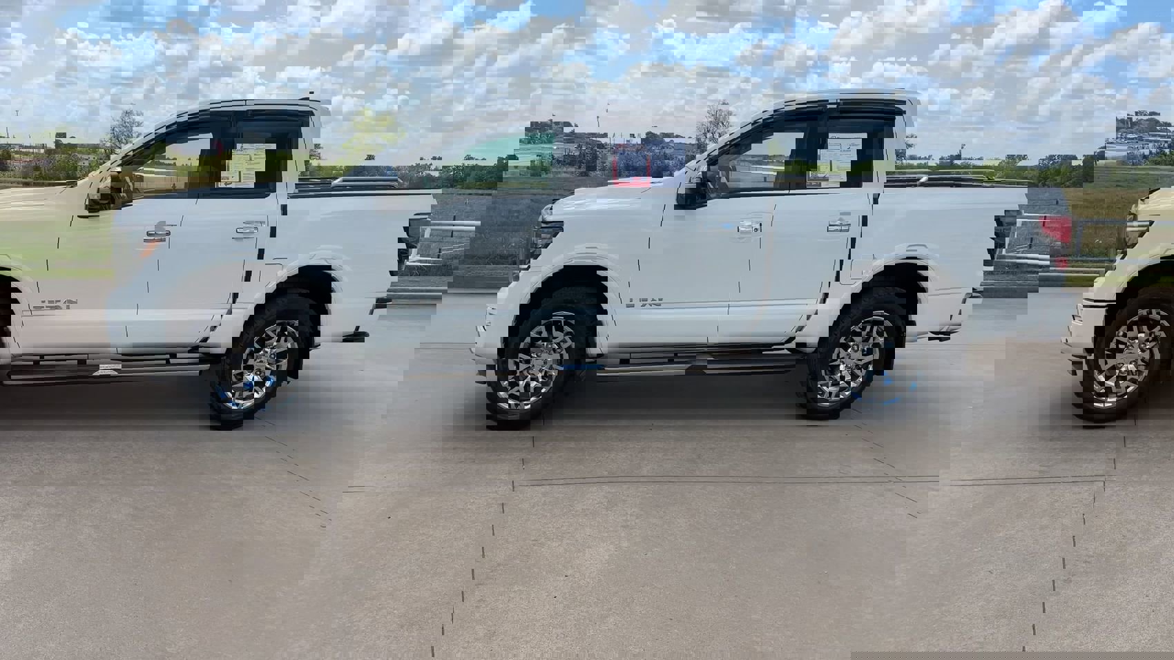 Used 2023 Nissan Titan Platinum Reserve w/ Moonroof Package image 5