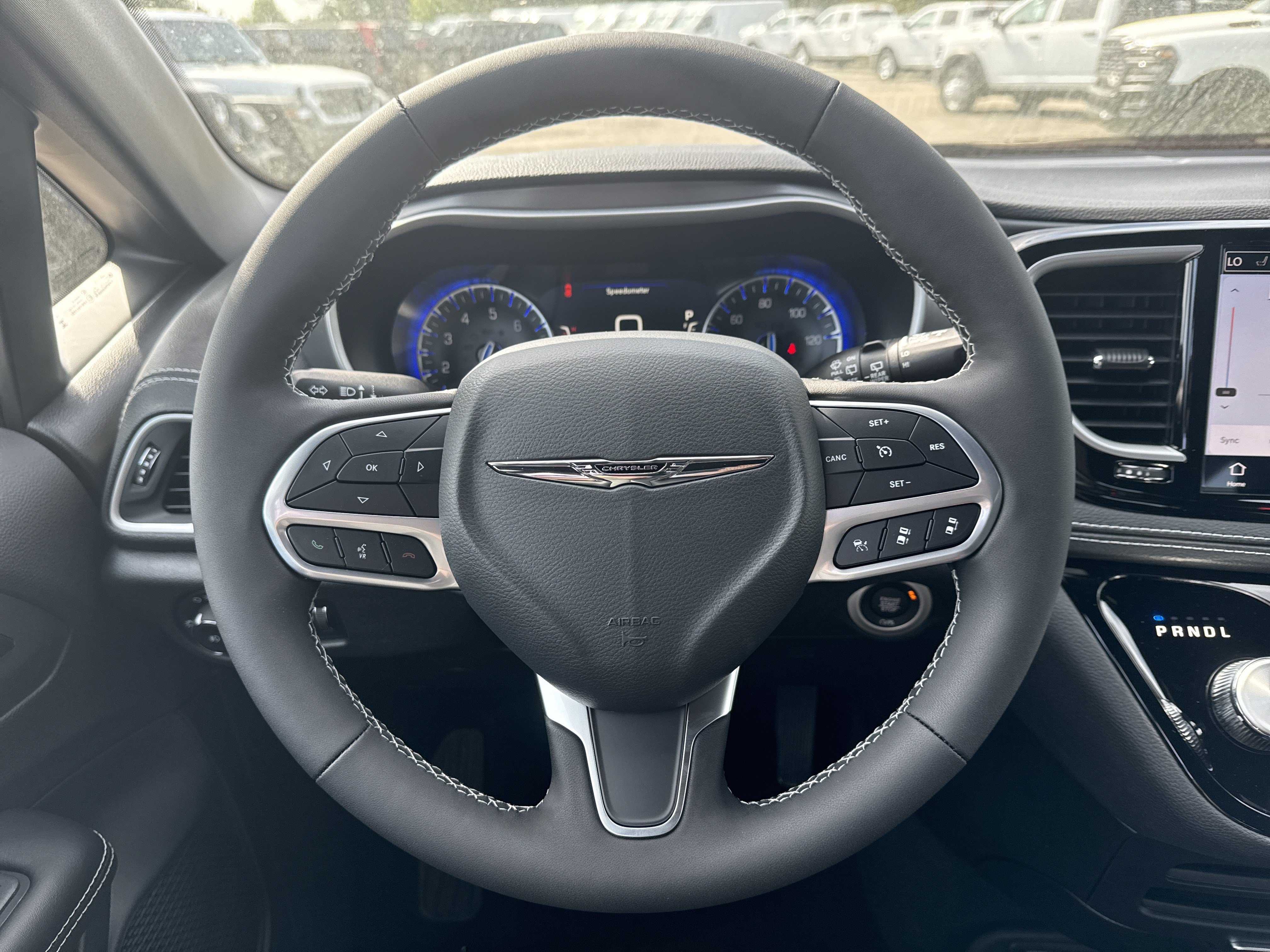 New 2026 Chrysler Pacifica Select FWD image 28