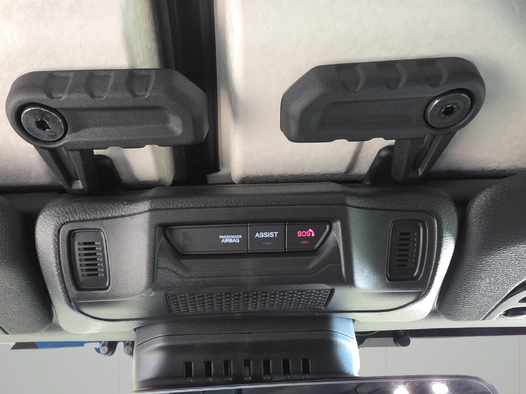 Used 2024 Jeep Gladiator Mojave AWD/4WD image 28