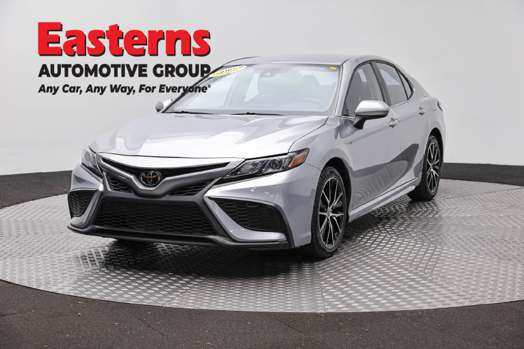 Used 2024 Toyota Camry SE FWD image 1