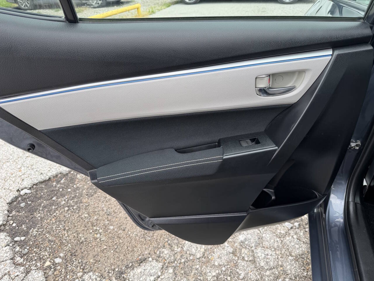 Used 2014 Toyota Corolla LE FWD image 15