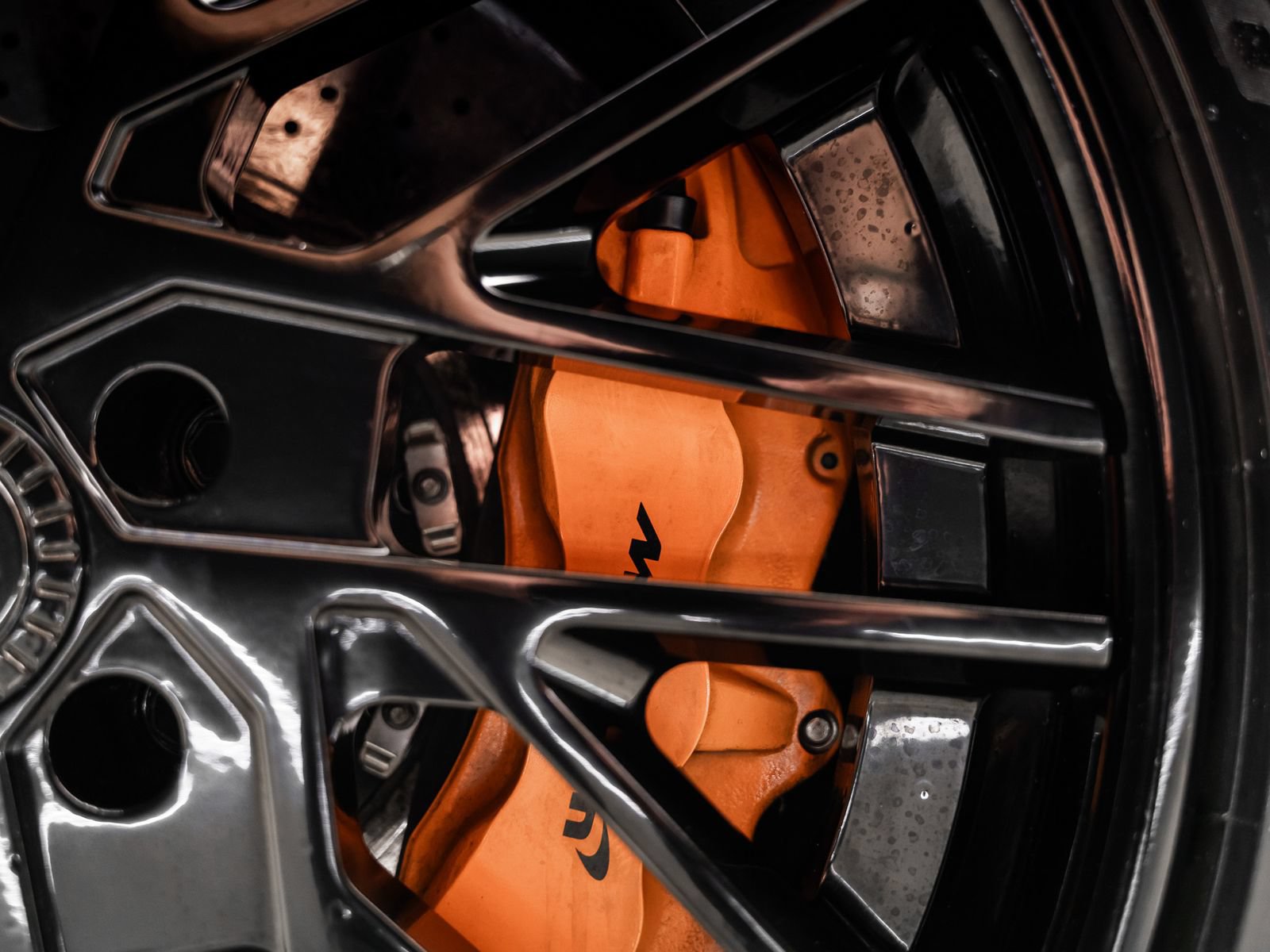 Used 2016 McLaren 570S Coupe RWD image 26