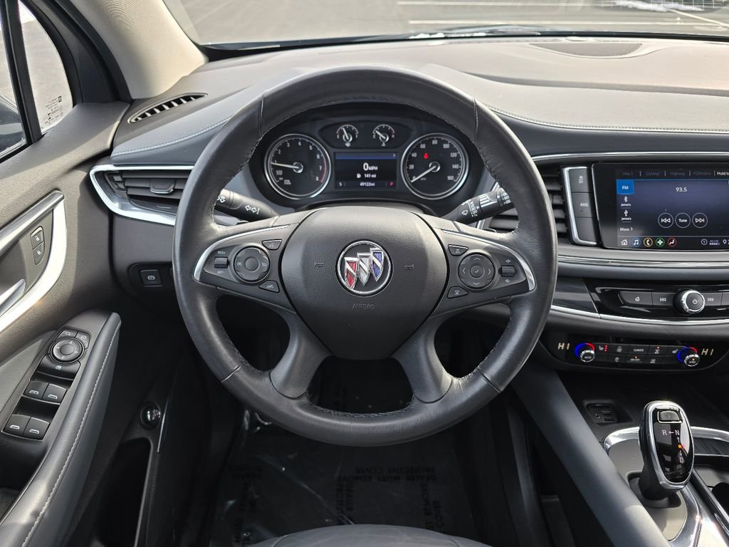 Used 2020 Buick Enclave Essence image 29