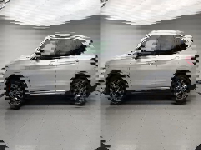 Used 2021 BMW X3 xDrive30e w/ Convenience Package image 2
