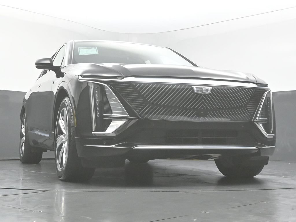 Used 2024 Cadillac Lyriq Tech w/ Driver Assist Package AWD/4WD image 42