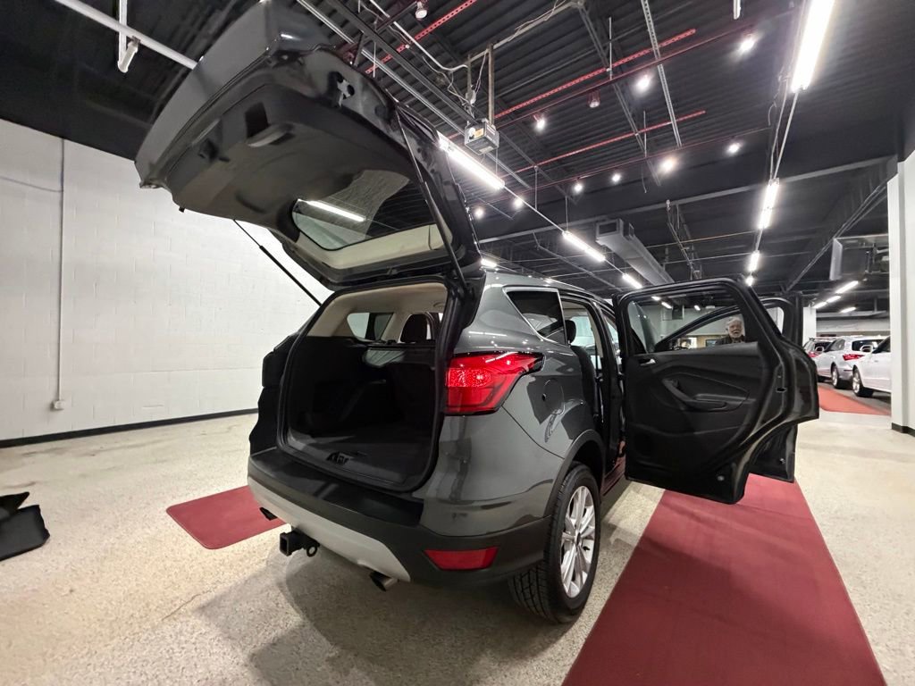 Used 2019 Ford Escape SE image 41