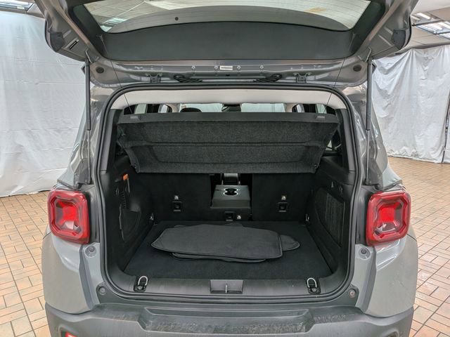 Used 2020 Jeep Renegade Limited w/ Advanced Technology Group image 19