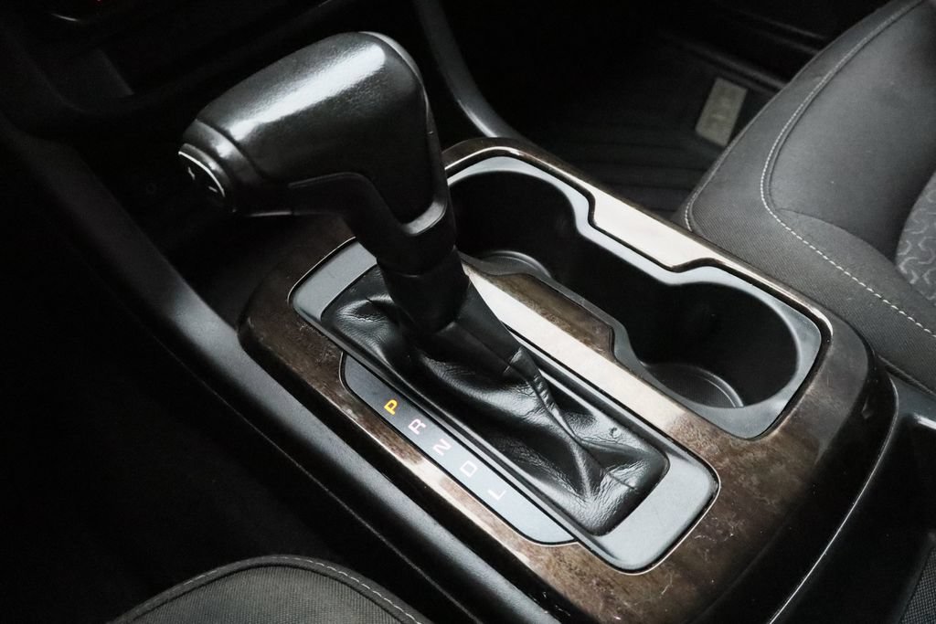 Used 2020 GMC Canyon SLE w/ Elevation Edition RWD image 18