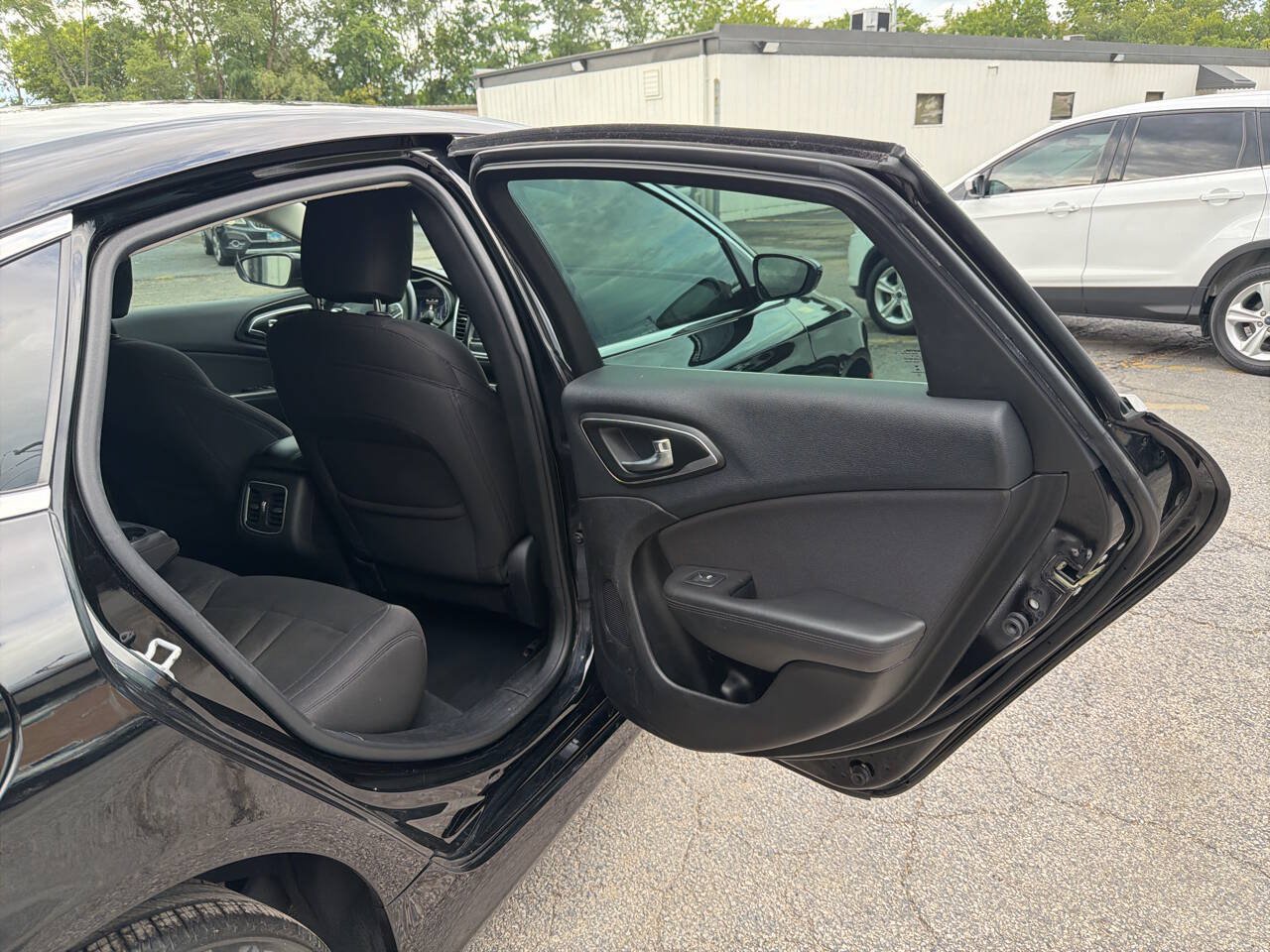 Used 2015 Chrysler 200 Limited w/ Convenience Group FWD image 28