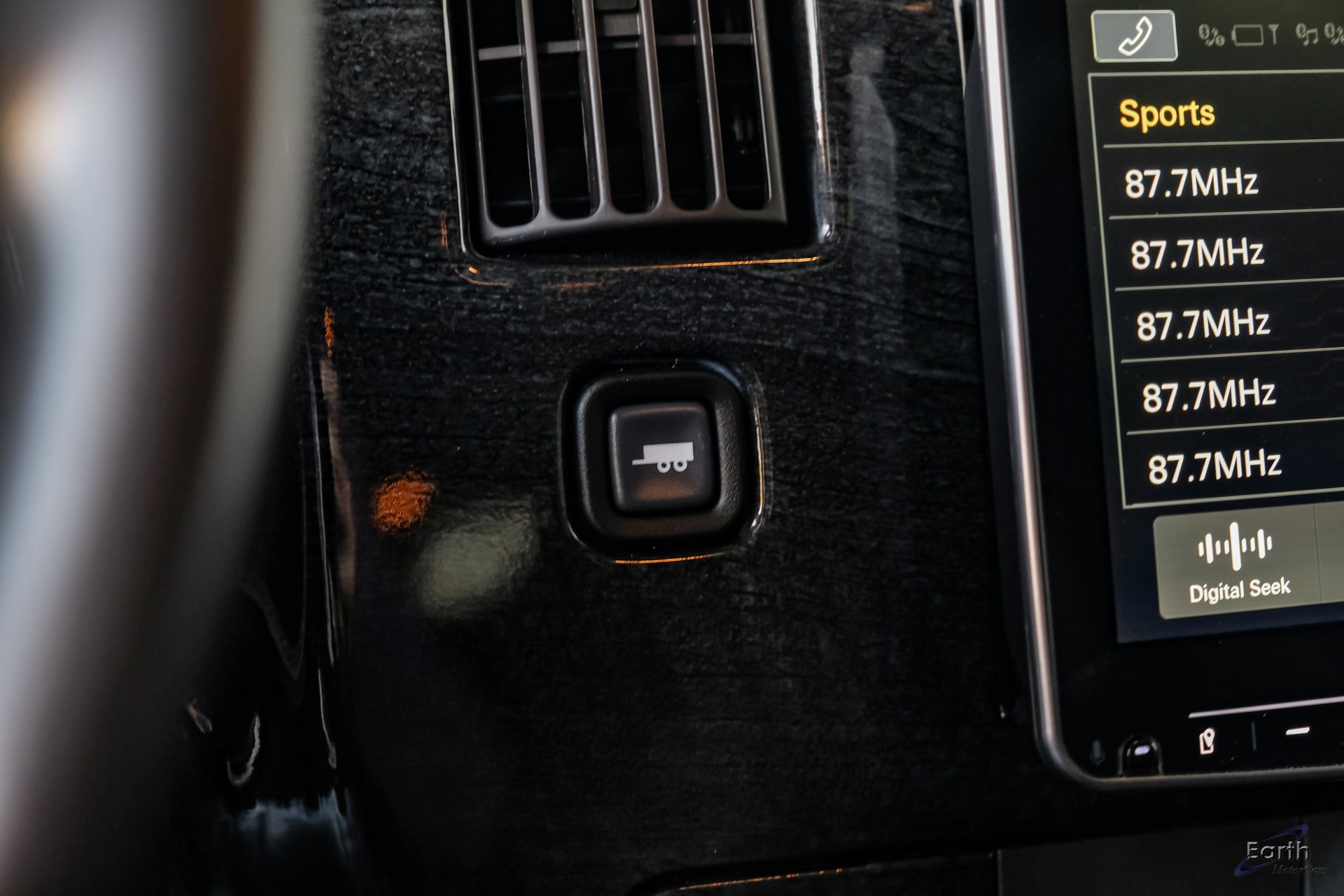 Used 2023 Chevrolet Express 2500 image 63