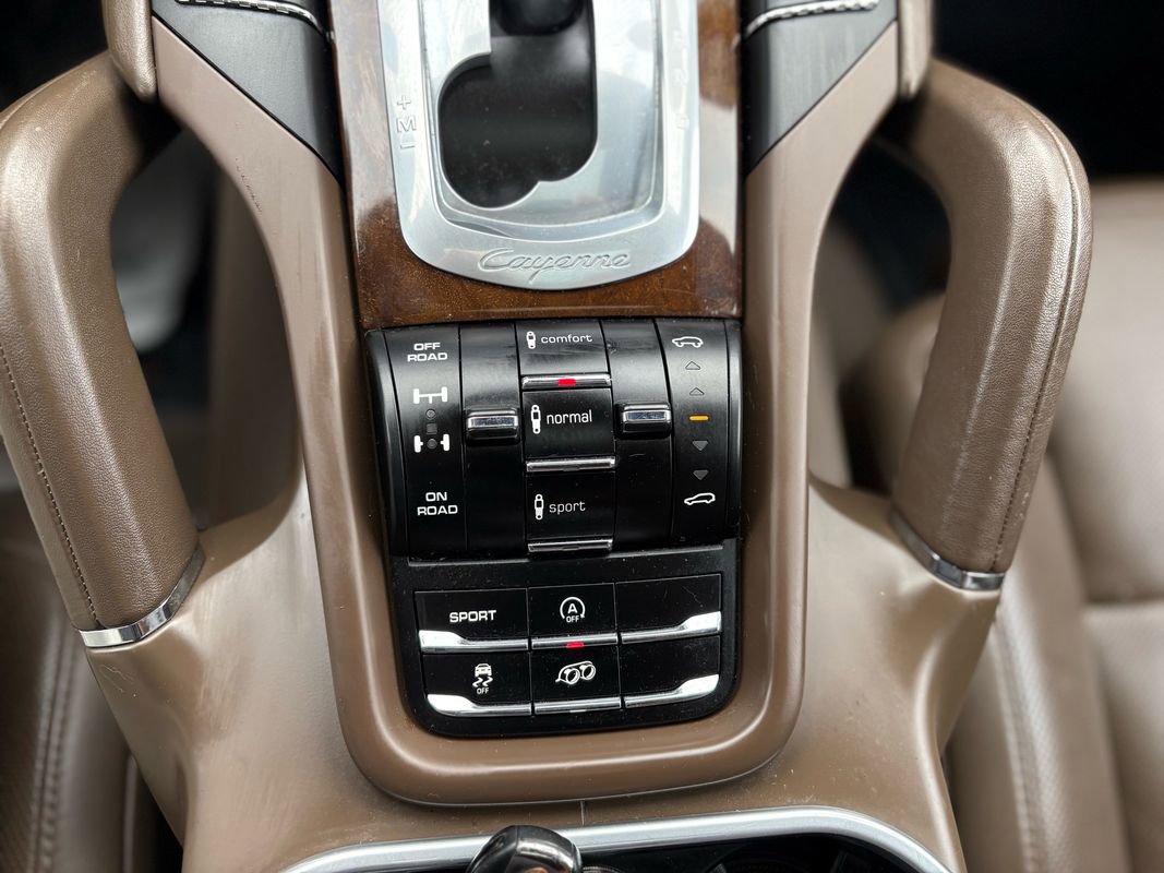 Used 2014 Porsche Cayenne GTS AWD/4WD image 29