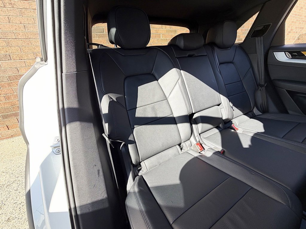 Certified 2025 Porsche Cayenne image 22