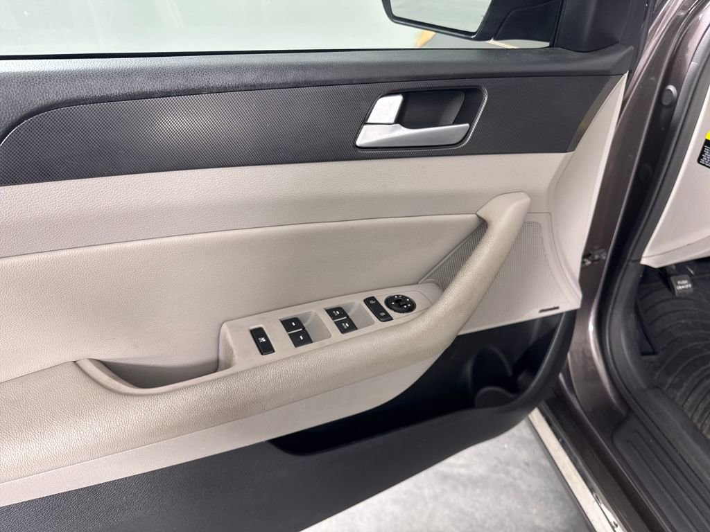 Used 2015 Hyundai Sonata Sport w/ Option Group 04 image 10