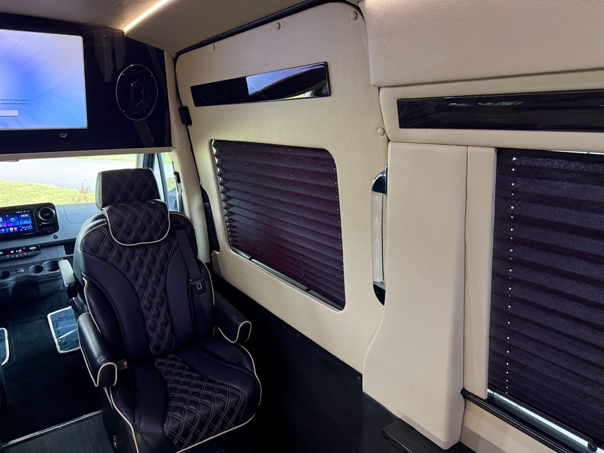 Used 2020 Mercedes-Benz Sprinter 3500 image 39